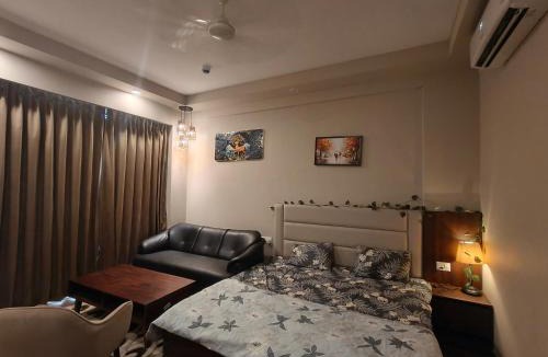 Jaypee Greens Apartment | Stay Sunlit Omaxe ITC Alpha II Greater Noida,expomart