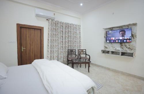 Agra Bed & Breakfast | Riyaarth Stays