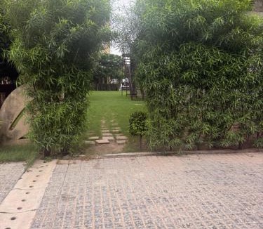 Taj Ganj Apartment | Premium Aura Stays A Peaceful 3BHK Family Retreat