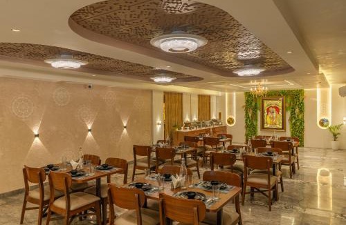 Vrindavan Hotel | Perfectstayz Premium Vrindavan - Near Prem Mandir