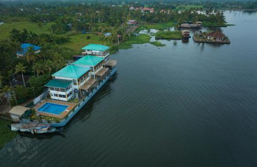 Alappuzha Resort | MIRAS PMC Lakeshore Resort