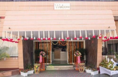 Gajraula Hotel | Hotel Vasant - Premium Hotel in Gajraula - All AC Rooms with Restaurant - Free Wi-fi & Parking - Banquet
