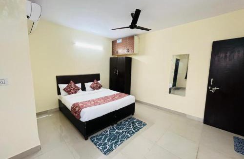 Noida Hotel | Hotel Blueberry - Noida sector 34 Metro