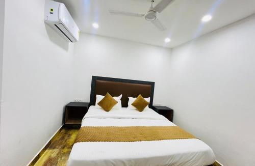 Greater Kailash Hotel | Hotel Nest - Greater Kailash 1