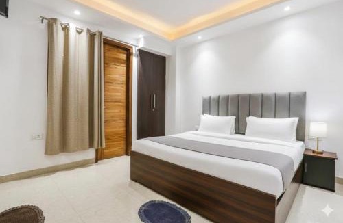 Green Park Hotel | Hotel Royal Green - Green Park Metro