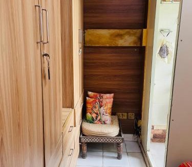 Chittaranjan House | Cozy private room in CR park with Green View
