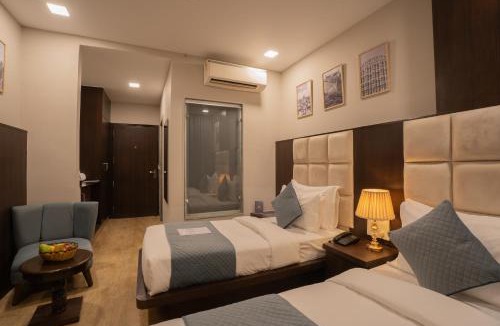 Amer Fort Road Hotel | The Raas Mahal Jaipur - City Centre Hotel Near Jal Mahal