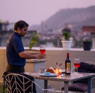 Amer Fort Road Hotel | The Raas Mahal Jaipur - City Centre Hotel Near Jal Mahal