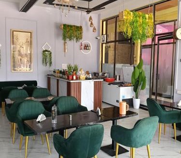 Chomu Hotel | Hotel G L Palace And Restaurant