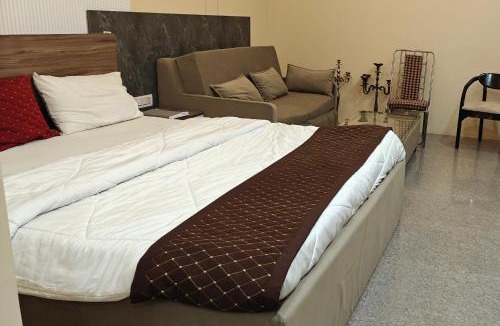 Varanasi Resort | Amantran Farm Retreat