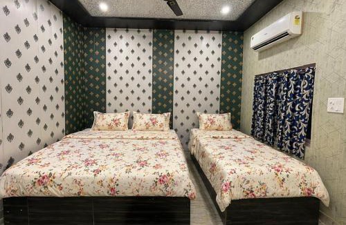 Varanasi Hotel | HOTEL SHIVAYY MAJESTIC - BHU Sundarpur Road 3km from KASHI VISHWANATH TEMPLE