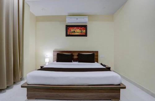 Gomti Nagar Hotel | Super OYO Townhouse Gomti Nagar Sector 1 Formerly The Gahmar Inn