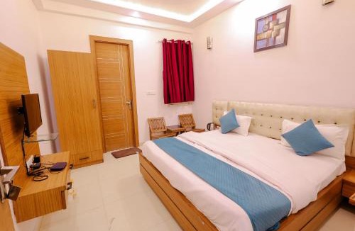 Agra House | The Little Pink Homestay Near Taj Mahal