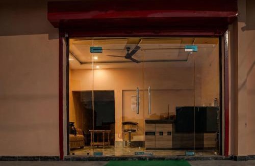 Allahabad Hotel | Super Collection O Salori