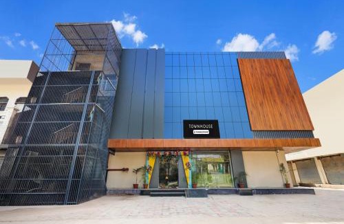 Jhansi Hotel | Townhouse Hotel City Avenue