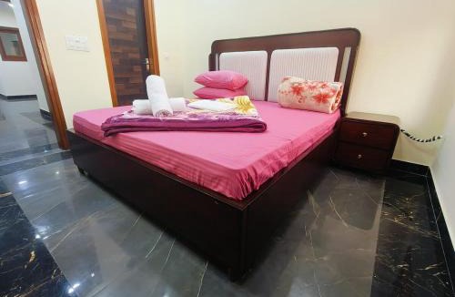 Dariyaganj Apartment | Homlee-Elegance-2BHK Flat -LIFT-Central Delhi
