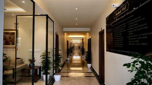 Injambakkam Hotel | Kaustubh