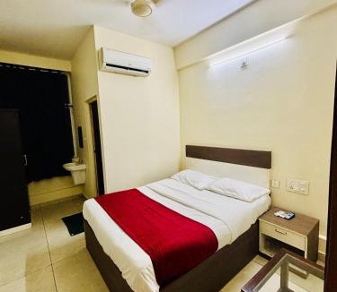Perintalmanna Hotel | Golden Residency