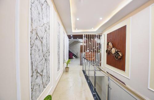 Mohali Hotel | FabHotel Regal Palace Stay