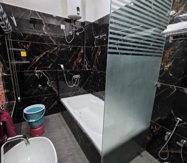 Sonepat Hotel | Hotel R3