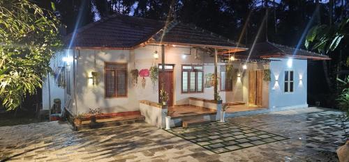Sulthan Bathery House | Johny's Villa, Homestay, Wayanad