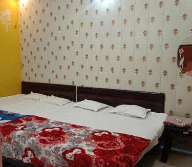 Faizabad House | Maa Janki guest house Near Ram Mandir Affordable Stay with AC Non AC Rooms