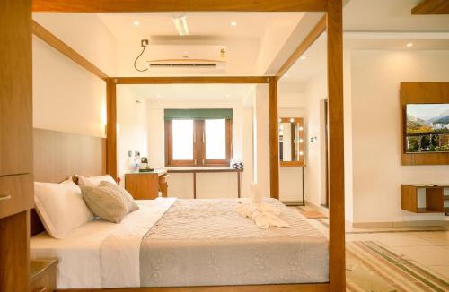 Vypin Hotel | 36 Palms- Sun and Sand