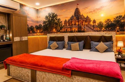 Ayodhya Hotel | Anjaneya Dham Homestay Front Of Hanuman Garhi walking Distance Of Shree Ram Mandir