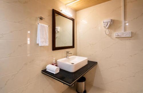 Sam Hotel | A Family Resort