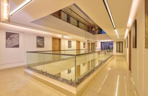 DLF Phase 5 Hotel | Qotel Signature - Golf Course Road