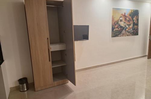 Sector 39 Apartment | Star Suites Best Hotel near Medanta Hospital or near me