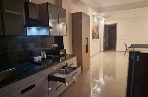 Sector 39 Apartment | Star Suites Best Hotel near Medanta Hospital or near me