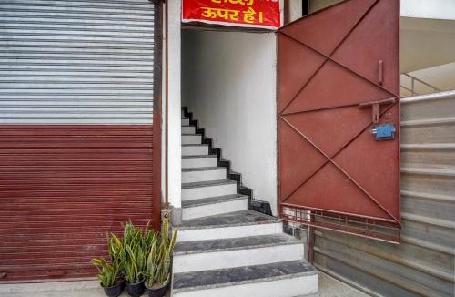 Mainpuri Apartment | Hotel O Viraat Guest House