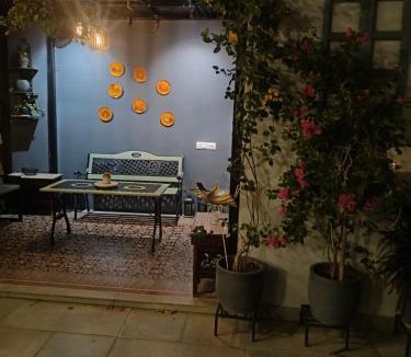 B4 Block Bed & Breakfast | Vandana's Bed and breakfast