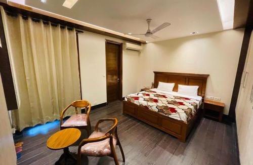 Saket Apartment | Fortune Home Bed N Breakfast- Sharing Homestay