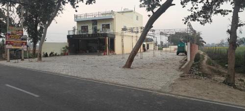 Tarabganj House | Aradhya Palace and Marriage Lawn