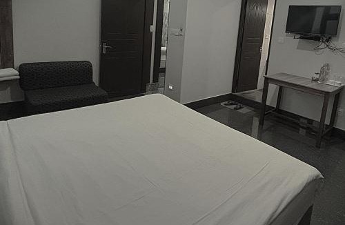Budaun Hotel | The Club Inn Rivira Hotel Bahedi UP