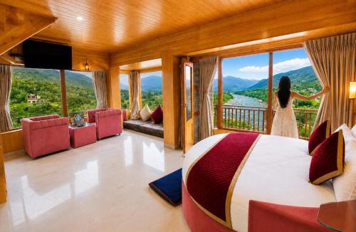 Manali Hotel | Himalayan River Resort, Manali #riverside #big private parking #scenic river & mountain view #open cafe #spacious room #big garden with campfire