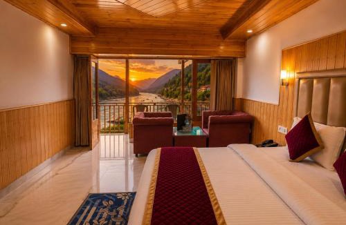 Manali Hotel | Himalayan River Resort, Manali #riverside #big private parking #scenic river & mountain view #open cafe #spacious room #big garden with campfire