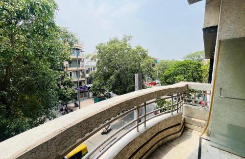 Kalkaji Hotel | Hotel Rise Villa