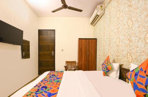 East of Kailash Hotel | FabHotel Mohan Villa