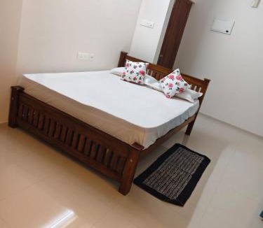East Nada Apartment | Govindha bhavanam 150 meters from Guruvayur temple