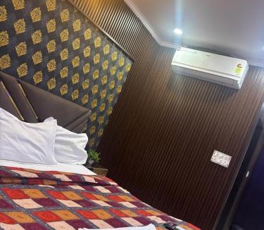 Jangpura Hotel | Hotel Jerry Residency - Nizamuddin Railway Station