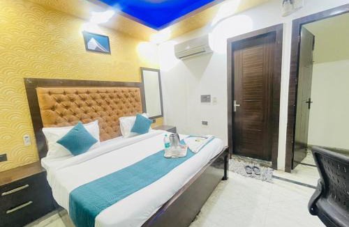 Govindpuri Hotel | Hotel NNK International - Govindpuri Metro
