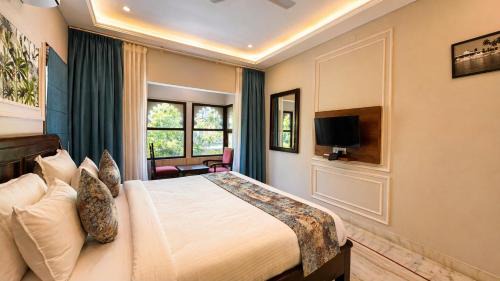 Mali Colony Hotel | The Crescent Udaipur, Boutique Hotel Near Lake Pichola with Pool