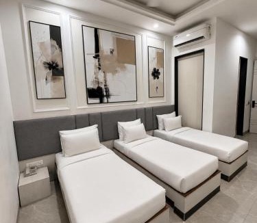 Agra Hotel | Hotel Elinor By Dazzling Hotels & Resorts