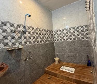 Etah Apartment | Anushka homestay