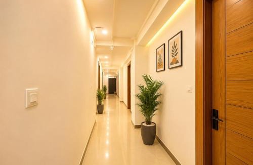 Pashim Vihar Hotel | Hotel Kasa Stays Premier - Peeragarhi Metro Station