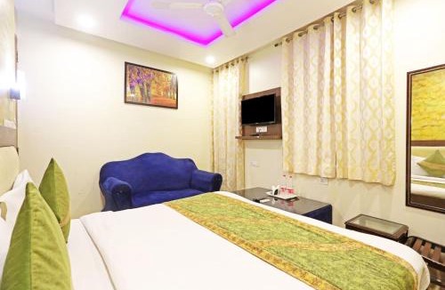 Delhi Hotel | Hotel Goldwind stay - Near Karkardooma Metro