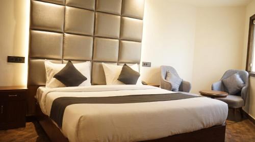 Sector D Hotel | The Chapter Hotel, Vasant Kunj Opposite Fortis Hospital Near ILBS